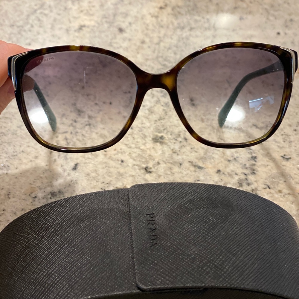 Prada sunglasses - Picture 2 of 5